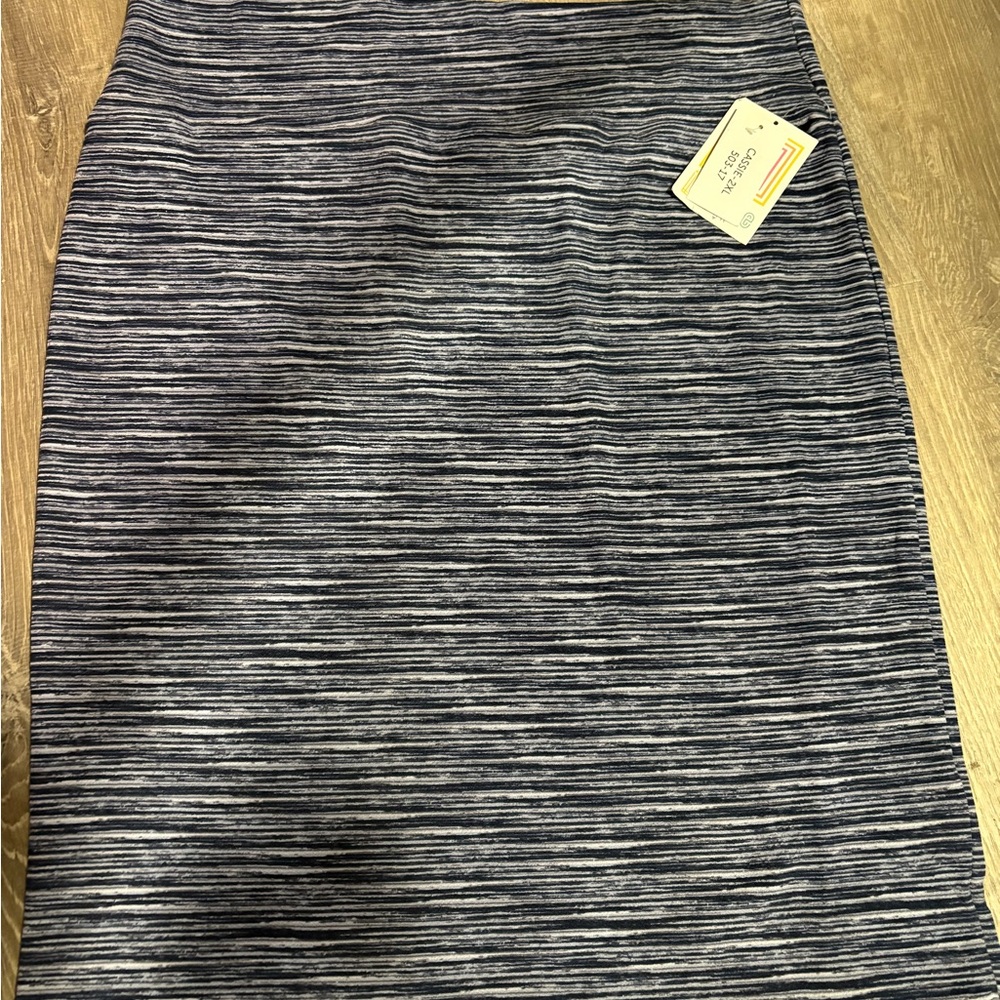 Lularoe Cassie pencil skirt 2x new with tag. Striped print